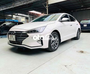 Hyundai Elantra 2021 - Bán Hyundai Elantra 2.0 AT sản xuất năm 2021, màu trắng