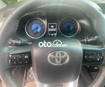 Toyota Hilux 2016 - Bán Toyota Hilux 3.0 4x4 AT năm 2016, màu bạc, xe nhập chính chủ, giá tốt