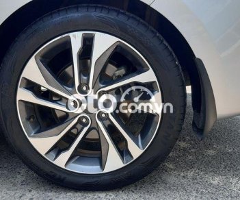 Kia Rondo 2018 - Bán Kia Rondo 2.0 GMT năm 2018, màu bạc, giá chỉ 400 triệu