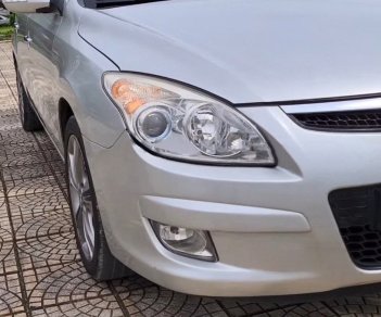 Hyundai i30 2009 - Bán Hyundai i30 CW sản xuất năm 2009, màu bạc, xe nhập, 285tr