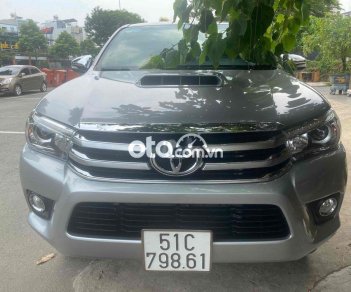 Toyota Hilux 2016 - Bán Toyota Hilux 3.0 4x4 AT năm 2016, màu bạc, xe nhập chính chủ, giá tốt