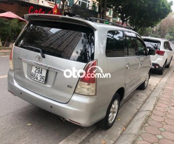 Toyota Innova 2010 - Cần bán gấp Toyota Innova sản xuất 2010, màu bạc