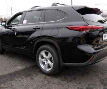 Toyota Highlander 2021 - Bán ô tô Toyota Highlander LE sản xuất năm 2021, màu đen, nhập khẩu