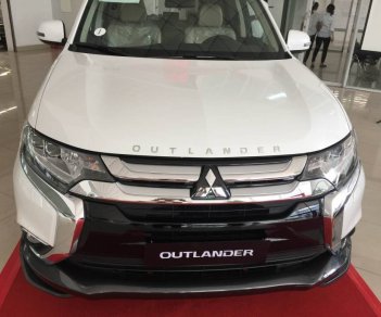 Mitsubishi Outlander 2022 - Bán xe Mitsubishi Outlander 2.4 CVT Premium sản xuất 2022, màu trắng