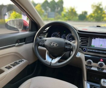 Hyundai Elantra 2019 - Cần bán xe Hyundai Elantra GLS 2.0MT sản xuất 2019, màu đỏ