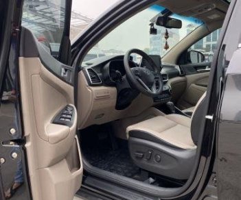 Hyundai Tucson 2020 - Cần bán lại xe Hyundai Tucson 2.0AT năm 2020, màu đen như mới, 848tr