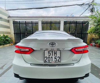 Toyota Camry 2019 - Bán Toyota Camry năm sản xuất 2019, màu trắng, nhập khẩu