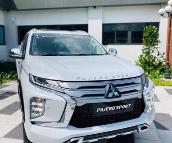 Mitsubishi Pajero 2021 - Cần bán Mitsubishi Pajero năm sản xuất 2021, màu trắng, xe nhập