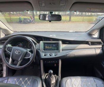 Toyota Innova 2018 - Bán Toyota Innova 2.0E sản xuất 2018, màu xám