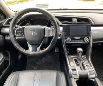 Honda Civic 2018 - Bán Honda Civic sản xuất 2018, màu trắng, xe nhập