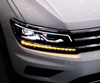 Volkswagen Tiguan 2020 - Bán Volkswagen Tiguan Elegance sản xuất 2020, màu trắng, nhập khẩu