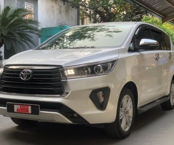 Toyota Innova 2020 - Bán Toyota Innova 2.0V sản xuất 2020, màu trắng