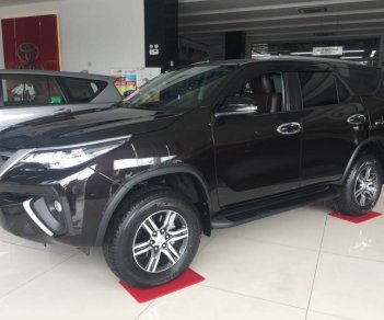 Toyota Fortuner 2022 - Cần bán Toyota Fortuner 2.4MT 4x2 năm 2022, màu nâu 