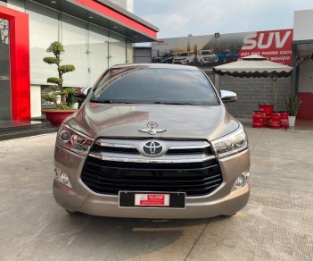 Toyota Innova 2018 - Cần bán xe Toyota Innova 2.0V năm 2018, màu xám giá cạnh tranh