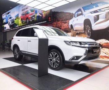 Mitsubishi Outlander 2022 - Bán xe Mitsubishi Outlander 2.4 CVT Premium sản xuất 2022, màu trắng