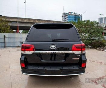 Toyota Land Cruiser 2019 - Bán Toyota Land Cruiser 5.7 V8 sản xuất năm 2019, màu đen còn mới