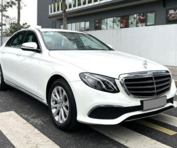 Mercedes-Benz E200 2016 - Bán Mercedes E200 sản xuất năm 2016, màu trắng