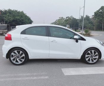 Kia Rio 2015 - Cần bán xe Kia Rio 1.4AT sản xuất năm 2015, màu trắng, nhập khẩu nguyên chiếc