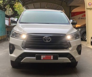 Toyota Innova 2020 - Bán Toyota Innova 2.0V sản xuất 2020, màu trắng