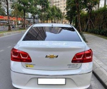 Chevrolet Cruze 2017 - Bán xe Chevrolet Cruze LT 1.6L, đời 2017, màu trắng, giá 326 triệu