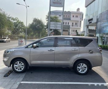 Toyota Innova 2018 - Bán Toyota Innova 2.0E sản xuất 2018, màu xám