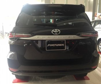 Toyota Fortuner 2022 - Cần bán Toyota Fortuner 2.4MT 4x2 năm 2022, màu nâu 