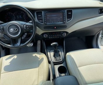 Kia Rondo 2018 - Cần bán gấp Kia Rondo sản xuất năm 2018, màu trắng, giá tốt