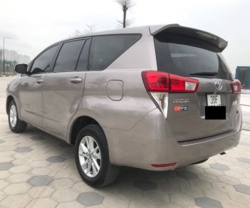 Toyota Innova 2019 - Cần bán lại xe Toyota Innova 2.0E sản xuất 2019, màu nâu số sàn