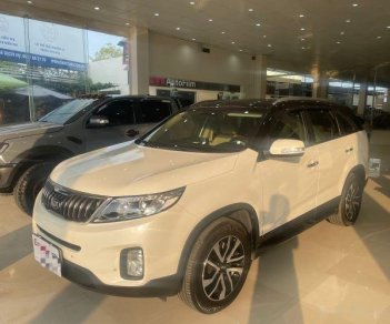 Kia Sorento 2019 - Bán xe Kia Sorento 2.4 GAT Deluxe, đời 2019, màu Trắng, giá 675 triệu