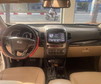 Kia Sorento 2019 - Bán xe Kia Sorento 2.4 GAT Deluxe, đời 2019, màu Trắng, giá 675 triệu