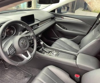 Mazda 6 2021 - Cần bán gấp Mazda 6 2.0 Premium sản xuất năm 2021, màu đỏ giá cạnh tranh