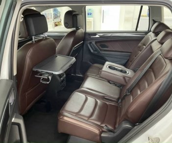 Volkswagen Tiguan 2022 - Bán xe Volkswagen Tiguan năm 2022, màu trắng, xe nhập