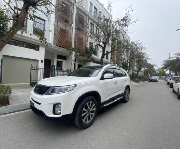 Kia Sorento 2015 - Cần bán lại xe Kia Sorento 2.4AT năm 2015, màu trắng, 568 triệu