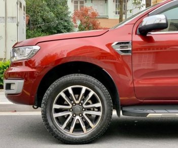 Ford Everest 2019 - Cần bán gấp Ford Everest Titanium 2.0L sản xuất 2019, màu đỏ, nhập khẩu