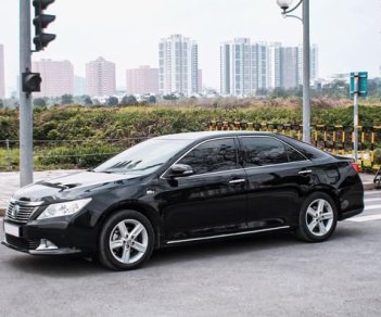 Toyota Camry 2014 - Xe Toyota Camry 2.5 Q sản xuất 2014, màu đen như mới, giá chỉ 710 triệu