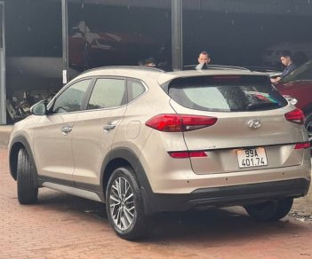 Hyundai Tucson 2020 - Bán xe Hyundai Tucson 2.0 đặc biệt sản xuất 2020, màu vàng