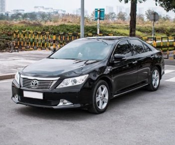 Toyota Camry 2014 - Xe Toyota Camry 2.5 Q sản xuất 2014, màu đen như mới, giá chỉ 710 triệu