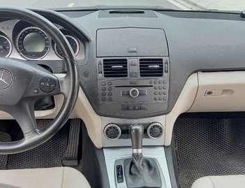 Mercedes-Benz C300 2010 - Cần bán Mercedes C300 AMG sản xuất 2010, màu đen