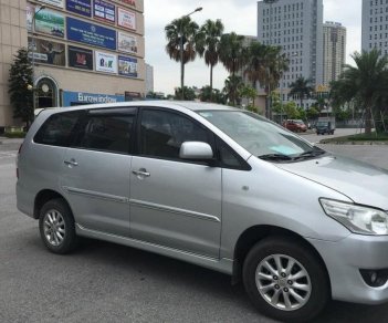 Toyota Innova 2013 - Bán Toyota Innova 2.0V năm sản xuất 2013, màu bạc, giá 399tr