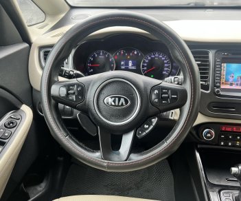 Kia Rondo 2016 - Cần bán lại xe Kia Rondo đăng ký lần đầu 2016 xe nhập giá tốt 448tr