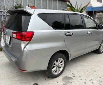 Toyota Innova 2017 - Cần bán Toyota Innova 2.0E sản xuất năm 2017, màu bạc số sàn, giá 470tr