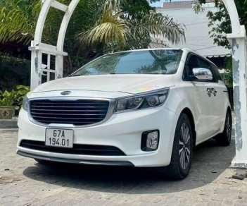 Kia Sedona 2017 - Cần bán Kia Sedona 2.2D ATH  năm sản xuất 2017, màu trắng xe gia đình