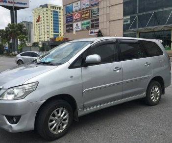 Toyota Innova 2013 - Bán Toyota Innova 2.0V năm sản xuất 2013, màu bạc, giá 399tr