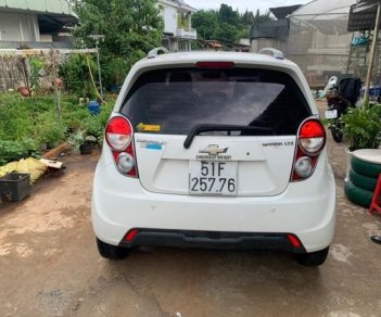 Chevrolet Spark 2015 - Cần bán xe Chevrolet Spark LTZ 1.0 AT sản xuất năm 2015, màu trắng số tự động