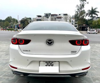 Mazda 3 2020 - Xe Mazda 3 2.0 năm sản xuất 2020, màu trắng, giá chỉ 768 triệu