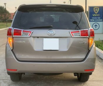 Toyota Innova 2017 - Cần bán lại xe Toyota Innova 2.0E sản xuất năm 2017, màu xám