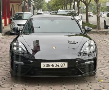 Porsche Panamera 2017 - Model 2018, hỗ trợ bank 70% / 6 năm