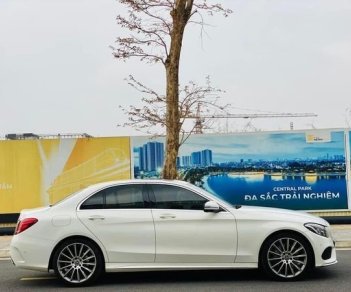 Mercedes-Benz C300 2018 - Cần bán Mercedes C300 AMG sản xuất năm 2018, màu trắng, xe nhập chính chủ