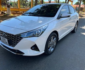 Hyundai Accent 2021 - Bán ô tô Hyundai Accent 1.4AT sản xuất năm 2021, màu trắng như mới, 540tr