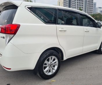 Toyota Innova 2017 - Bán Toyota Innova 2.E năm sản xuất 2017, màu trắng, giá chỉ 475 triệu